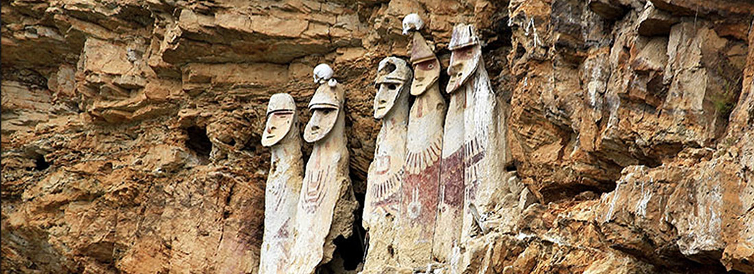 Sarcófagos de Karajía Chachapoyas Tours Lamud Peru