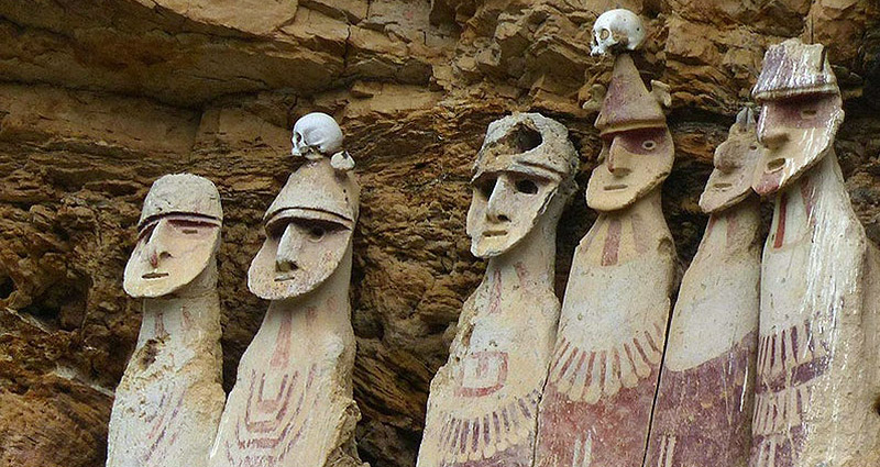 Sarcófagos de Karajía Chachapoyas Tours Lamud Peru